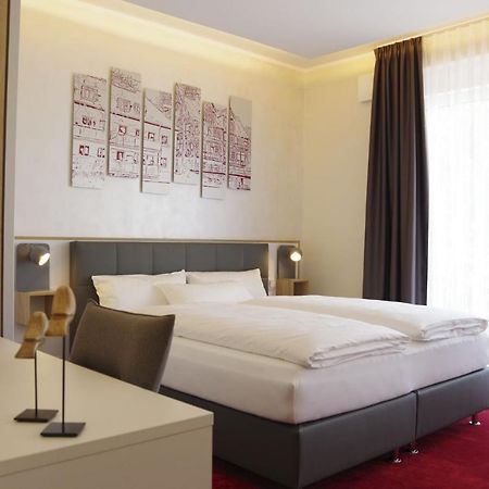 ארפורט Hotel Am Waldkasino מראה חיצוני תמונה