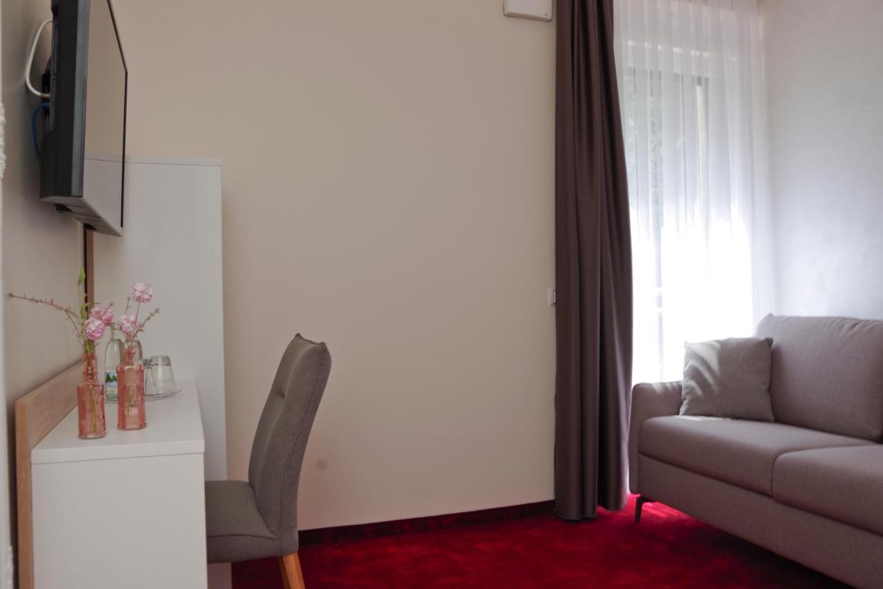 ארפורט Hotel Am Waldkasino מראה חיצוני תמונה