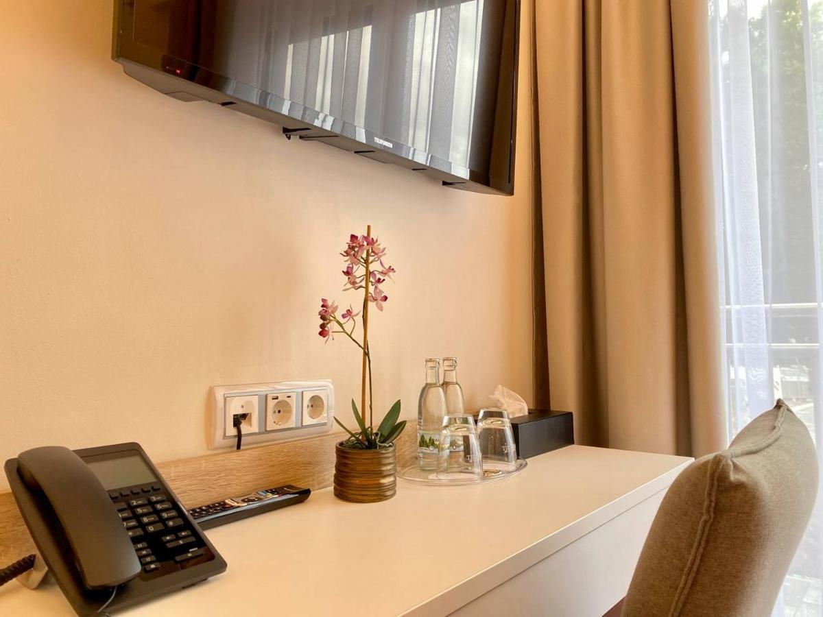 ארפורט Hotel Am Waldkasino מראה חיצוני תמונה
